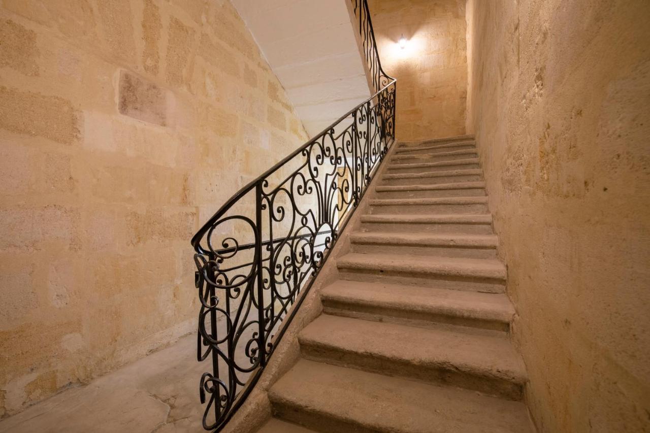Апартаменты Le Refuge Du Sorcier - Enigme & Magie - Либурн Экстерьер фото